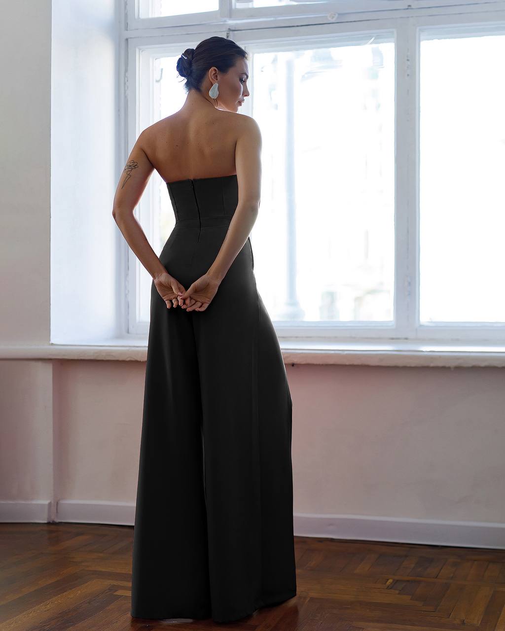 Jumpsuit with Deep Neckline and Slit 4323 - Image 10