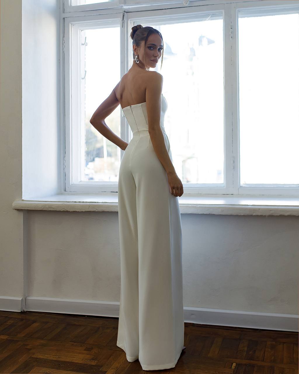 Jumpsuit with Deep Neckline and Slit 4323 - Image 13