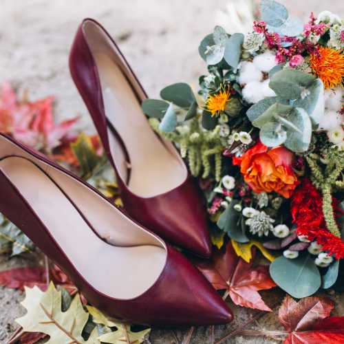woman-shoes-flower-bouquet